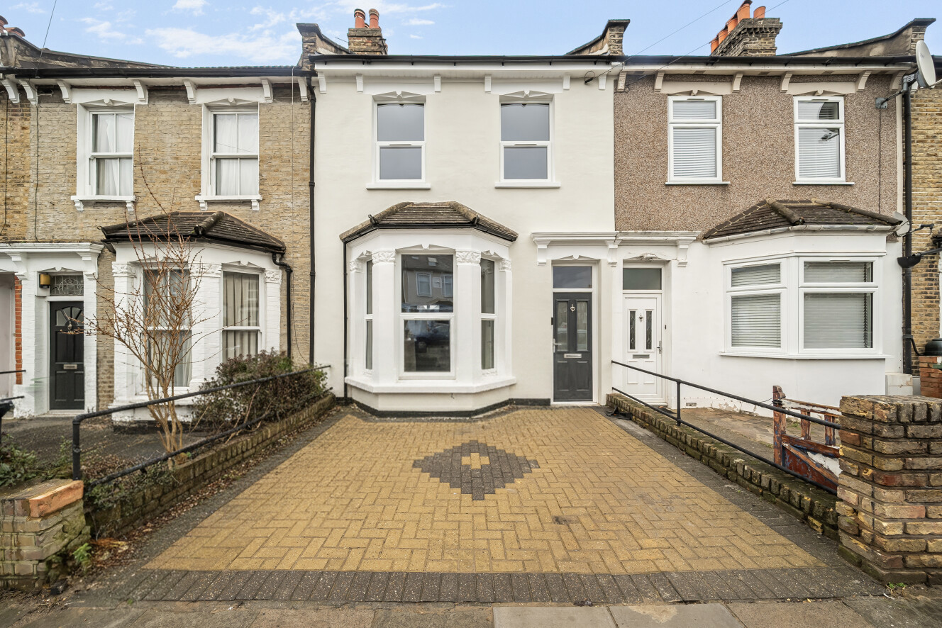 5 bedroom detached house for sale 0