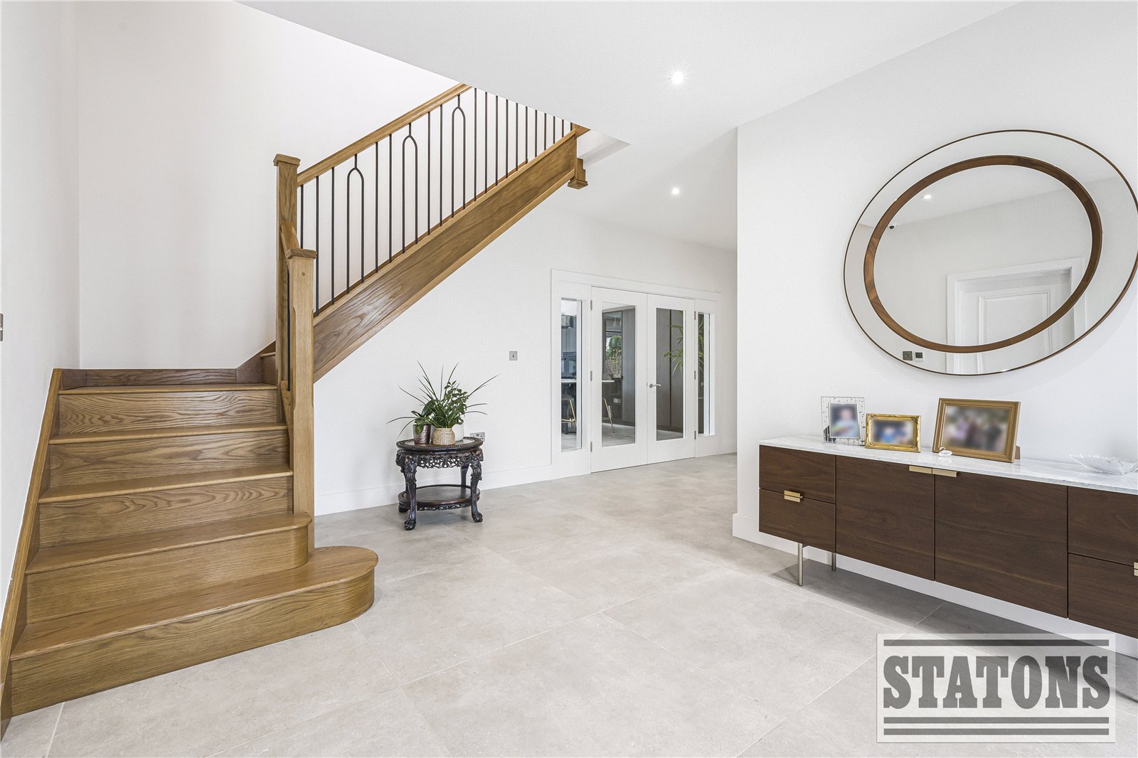 5 bedroom detached house for sale 0