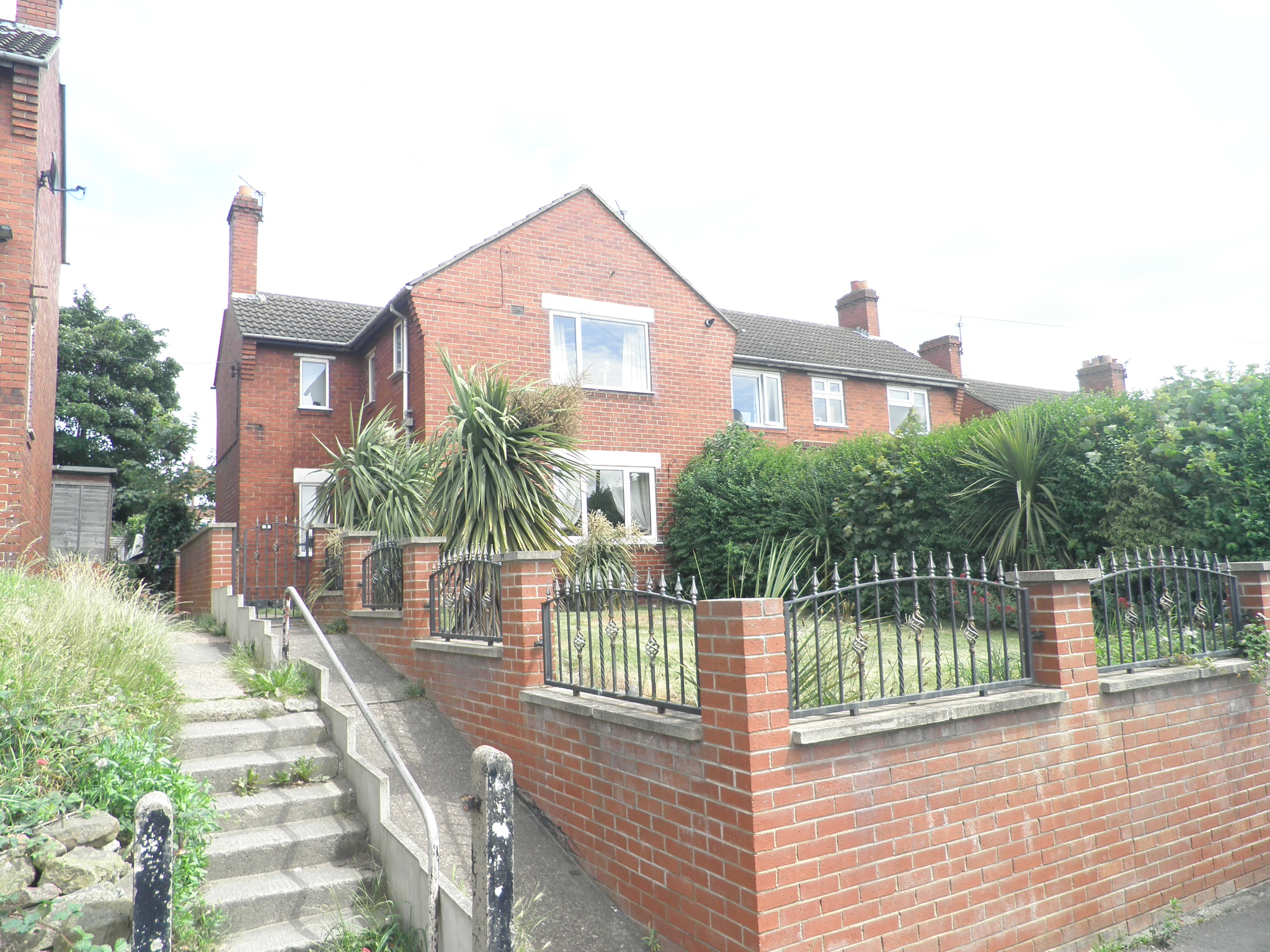 Free property report 122 Brierley Road, Grimethorpe, Barnsley, S72 7AE