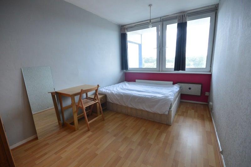 Flat 38, Orkney House, Bemerton Estate, London photo 5
