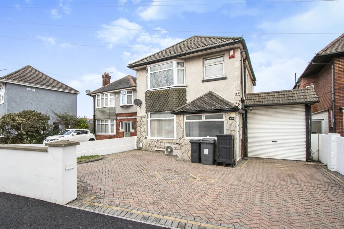 328, Bournemouth photo 3