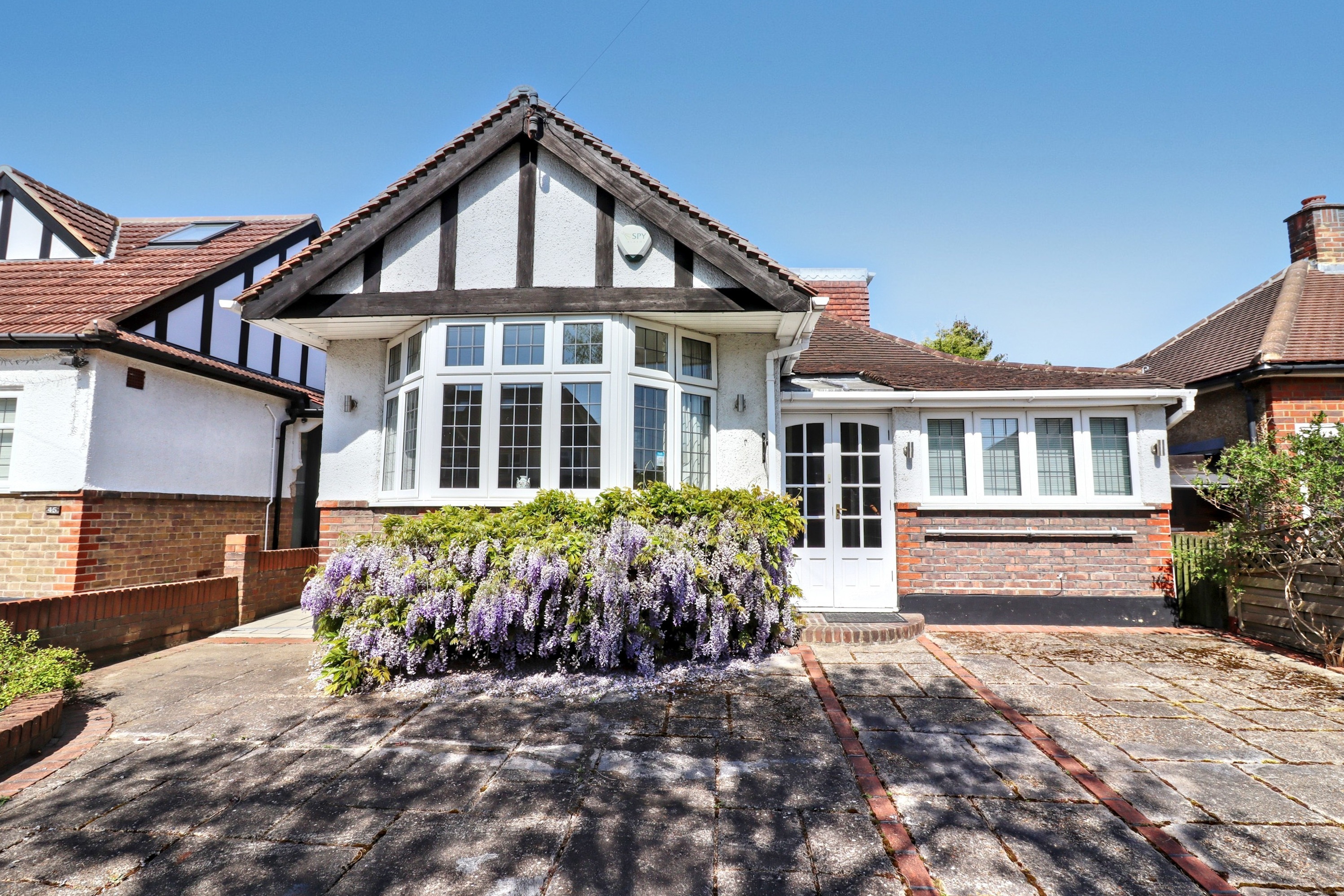 4 bedroom detached house for sale 0