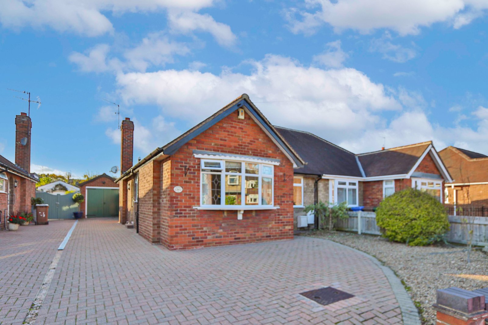 Free property report 24 Oakdene, Cottingham, HU16 5AT Chimnie