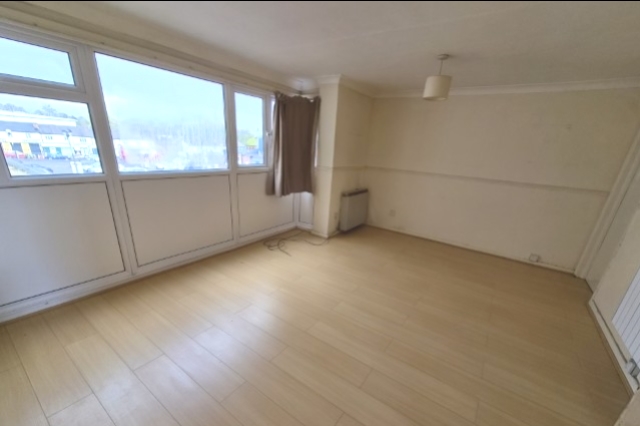 Flat 30 Fox & Goose Shopping Centre, Washwood Heath Road, Birmingham photo 4