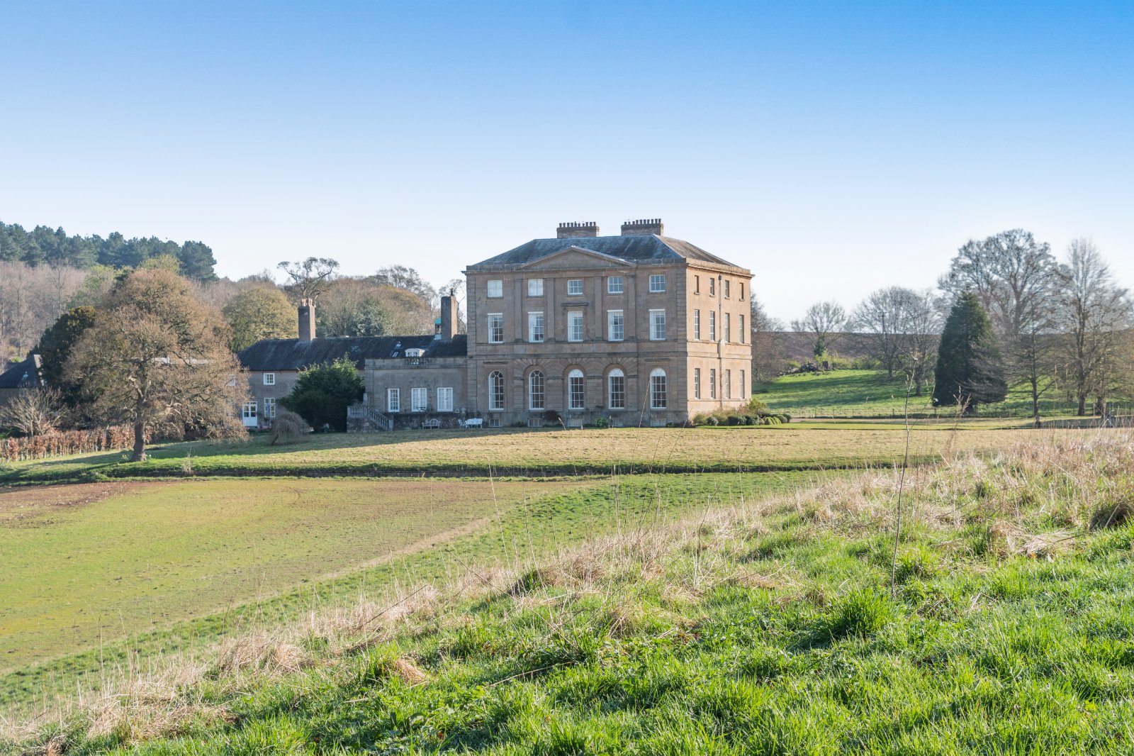 8 bedroom detached house for sale 0