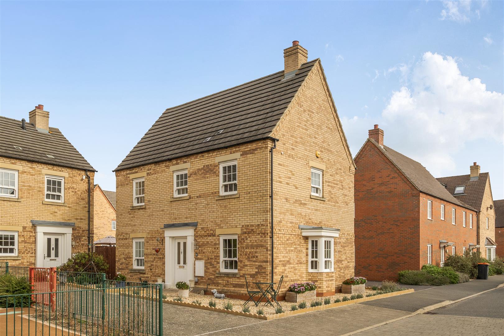 3 bed detached house for sale