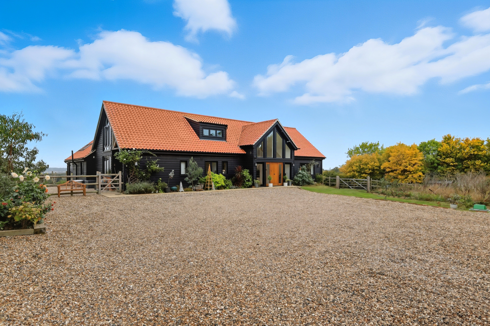 4 bedroom detached house for sale 0