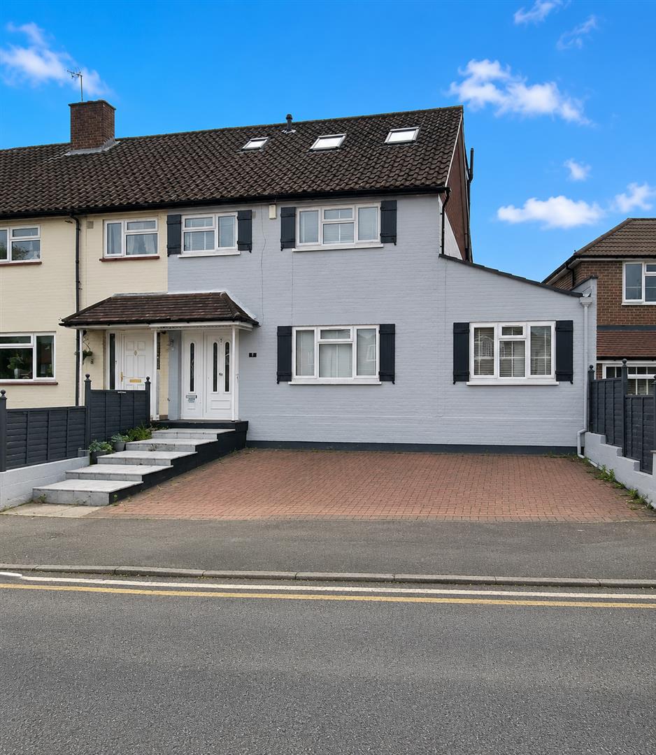 2, Cox Lane, Chessington photo 2