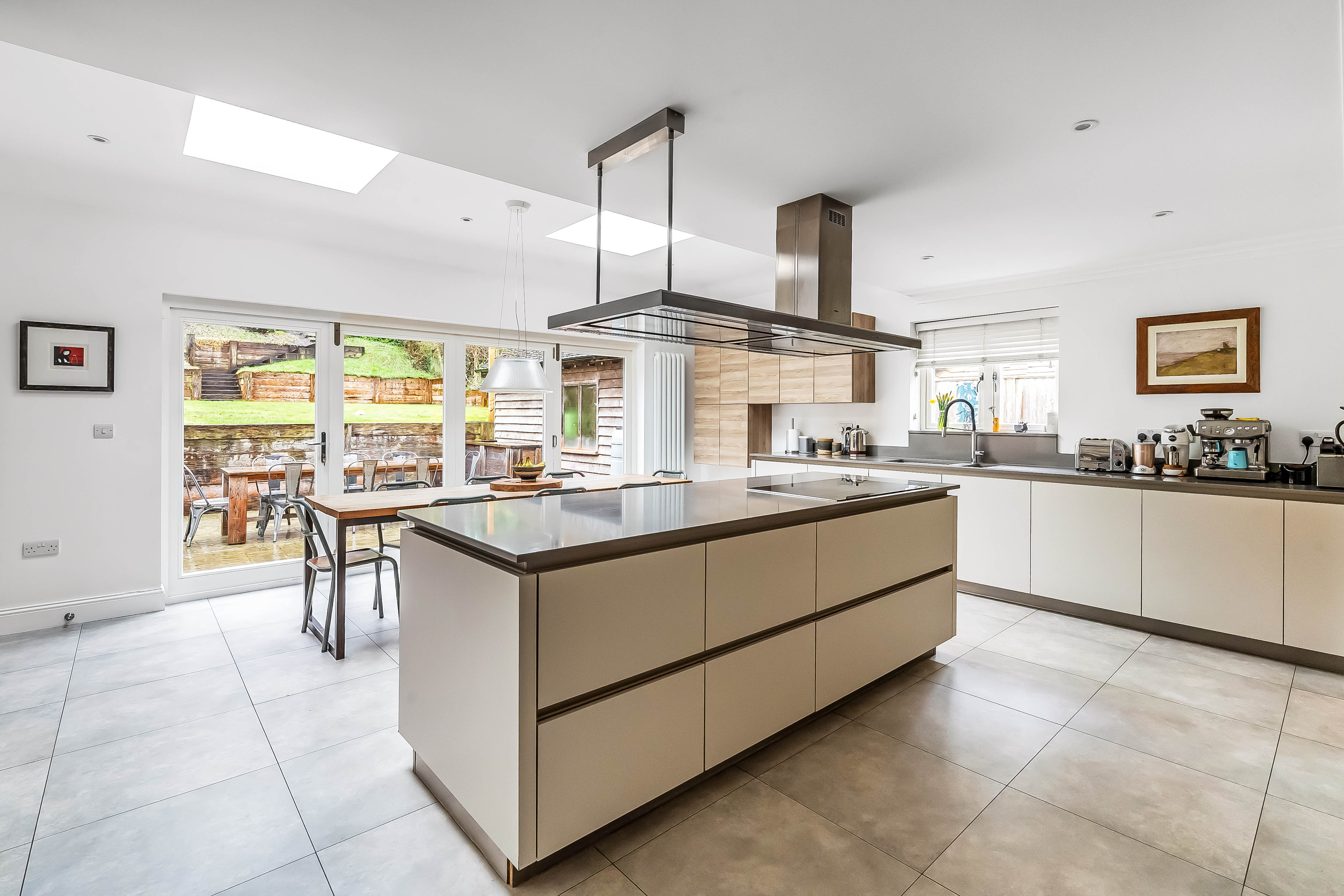 6 bedroom detached house for sale 0