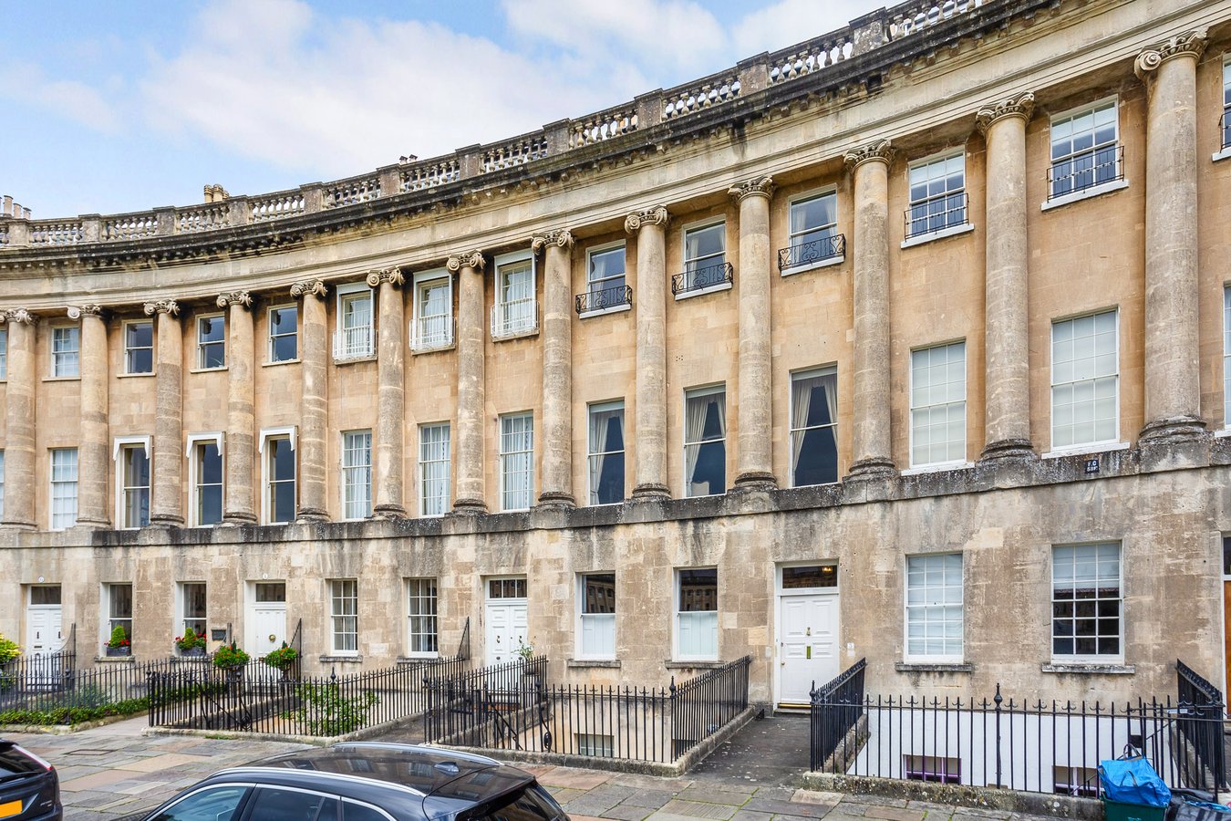 5 bedroom country house for sale