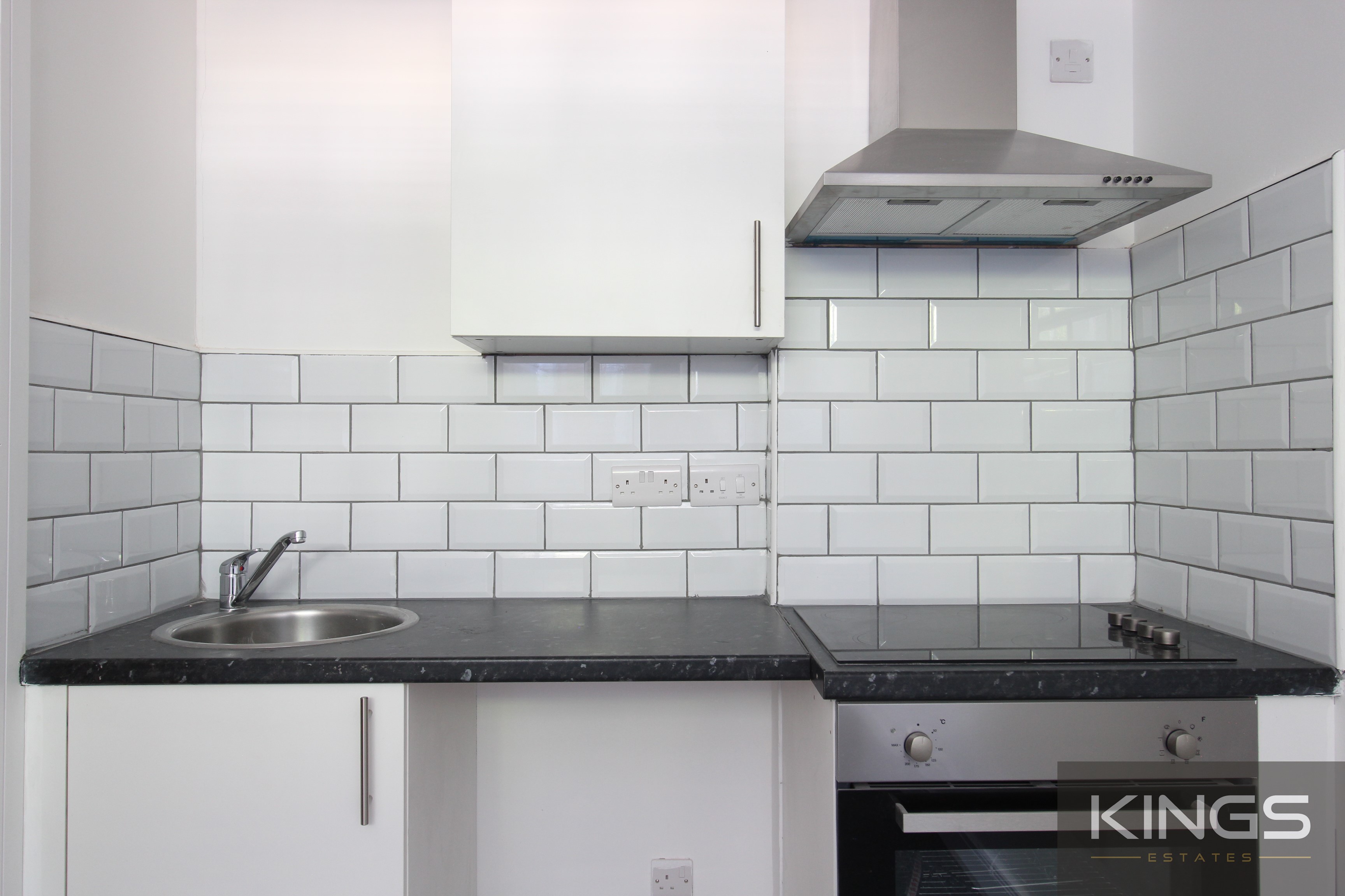 Flat 6, 6, Jonas Nicholas Square, Southampton photo 2