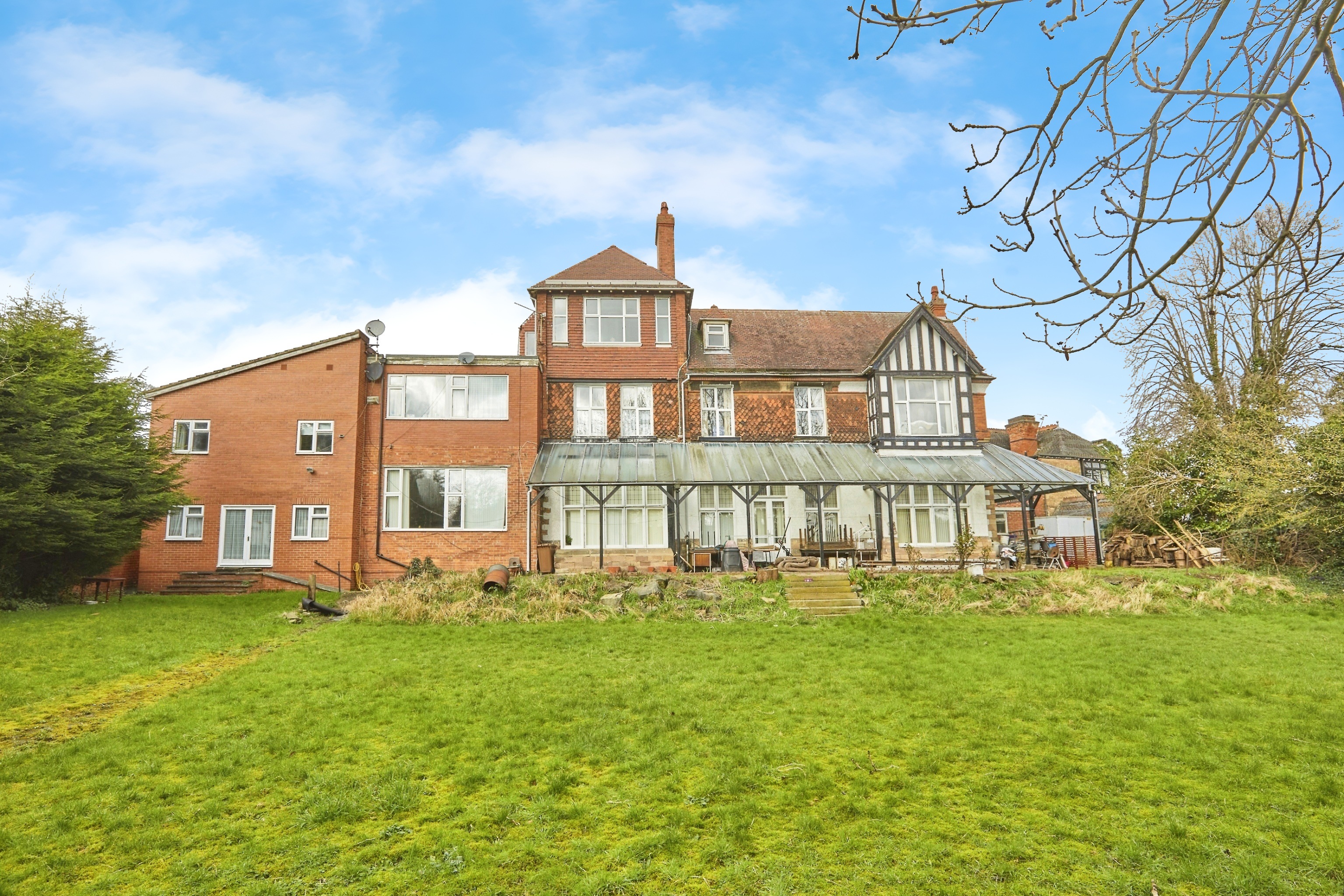 22 bedroom detached house for sale 0