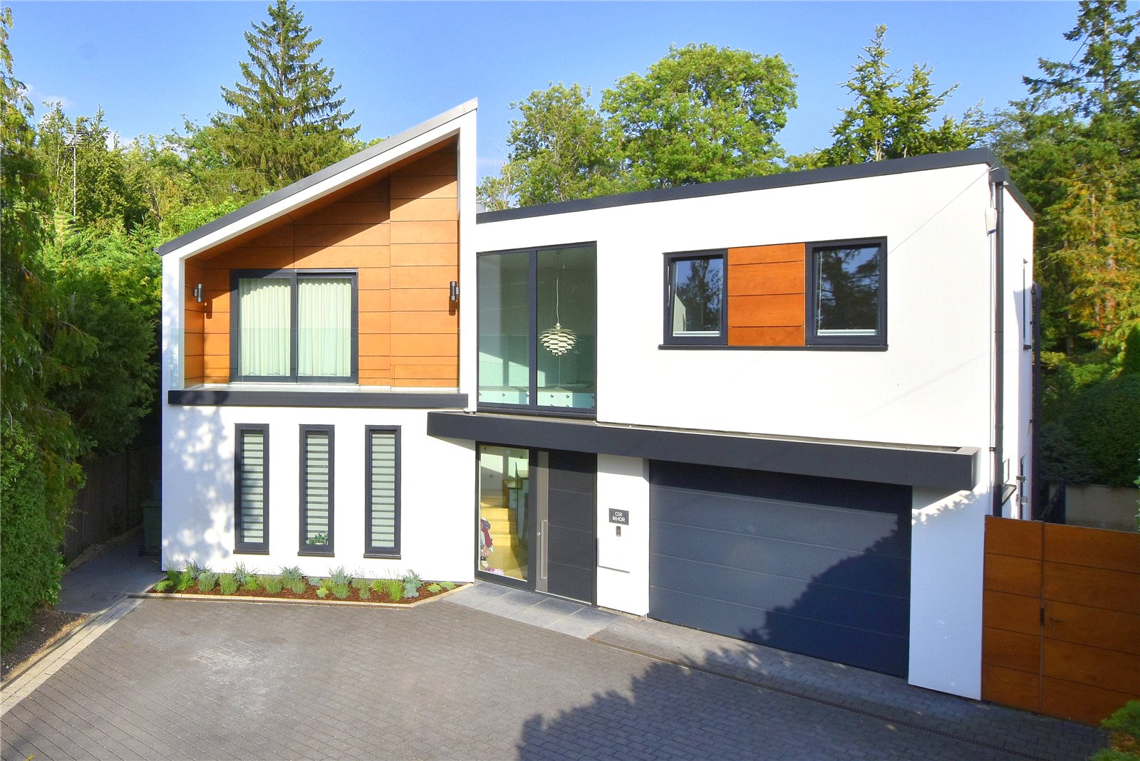 6 bedroom detached house for sale