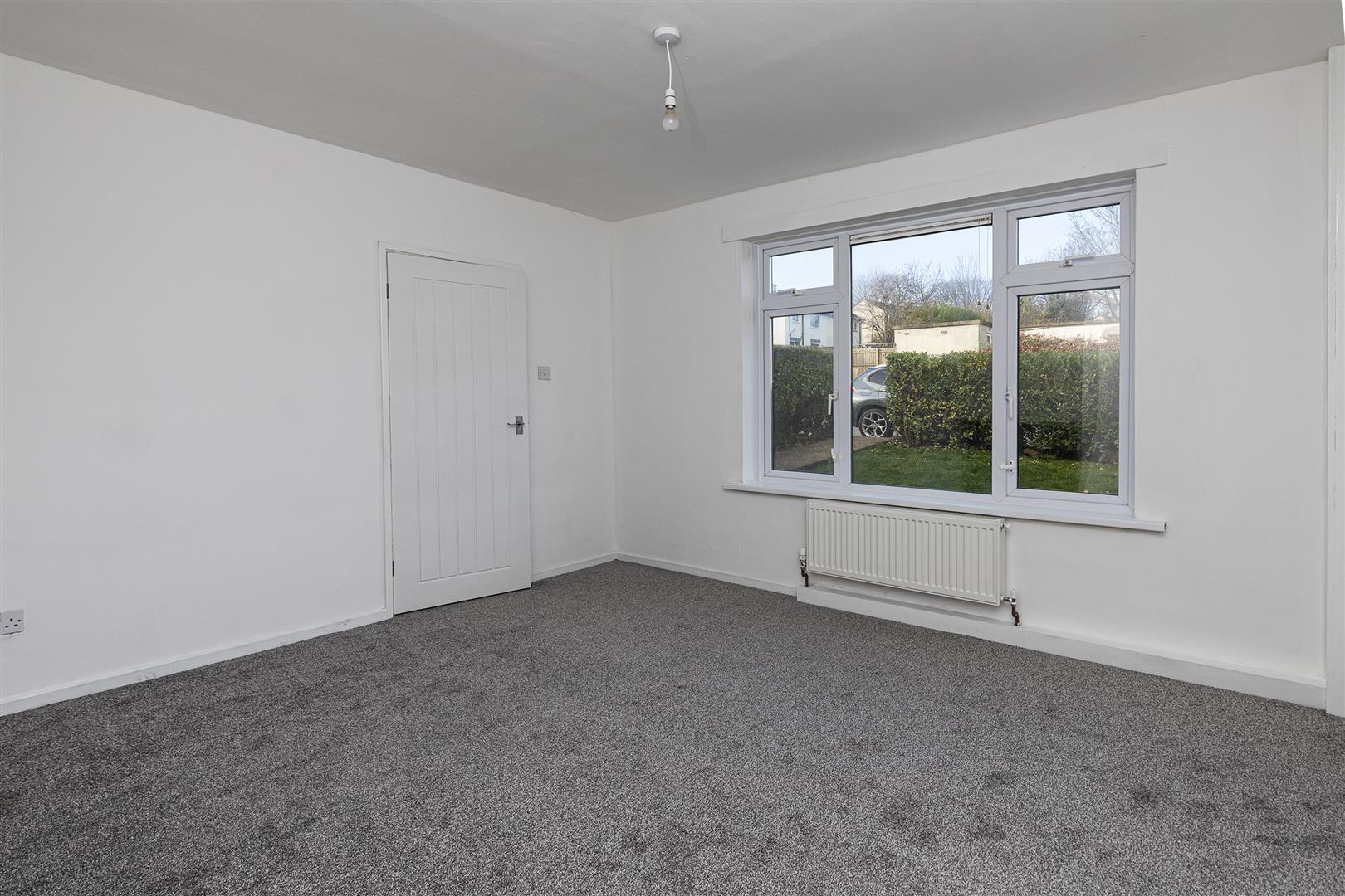 4, Staynton Crescent, Huddersfield photo 4