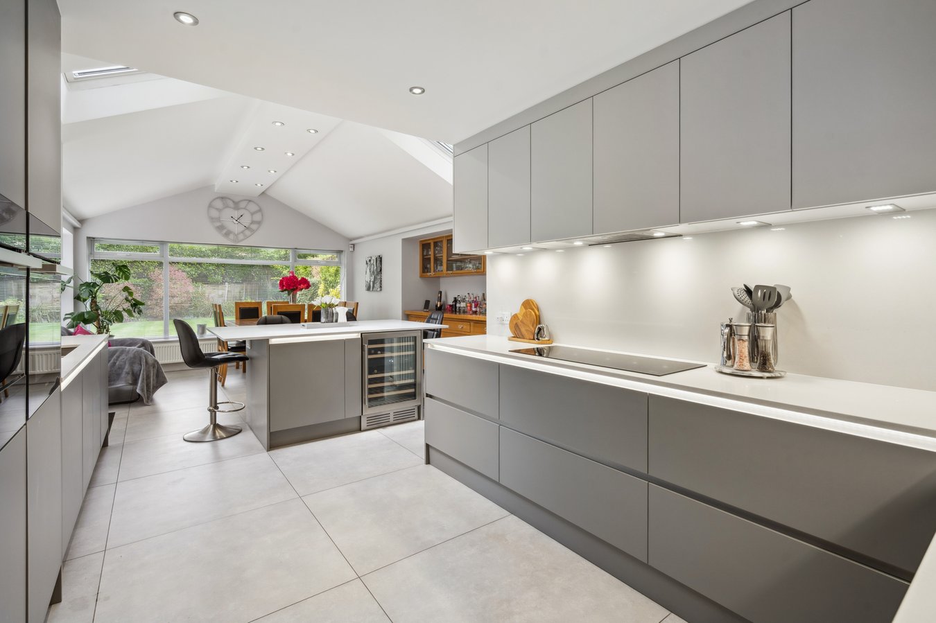 4 bedroom detached house for sale 0