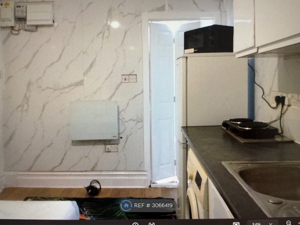 Lyndhurst Road, Luton photo 5