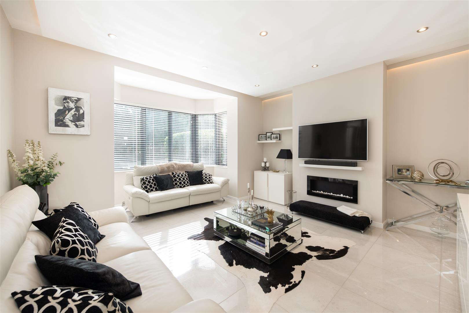 4 bedroom semi-detached house for sale 0