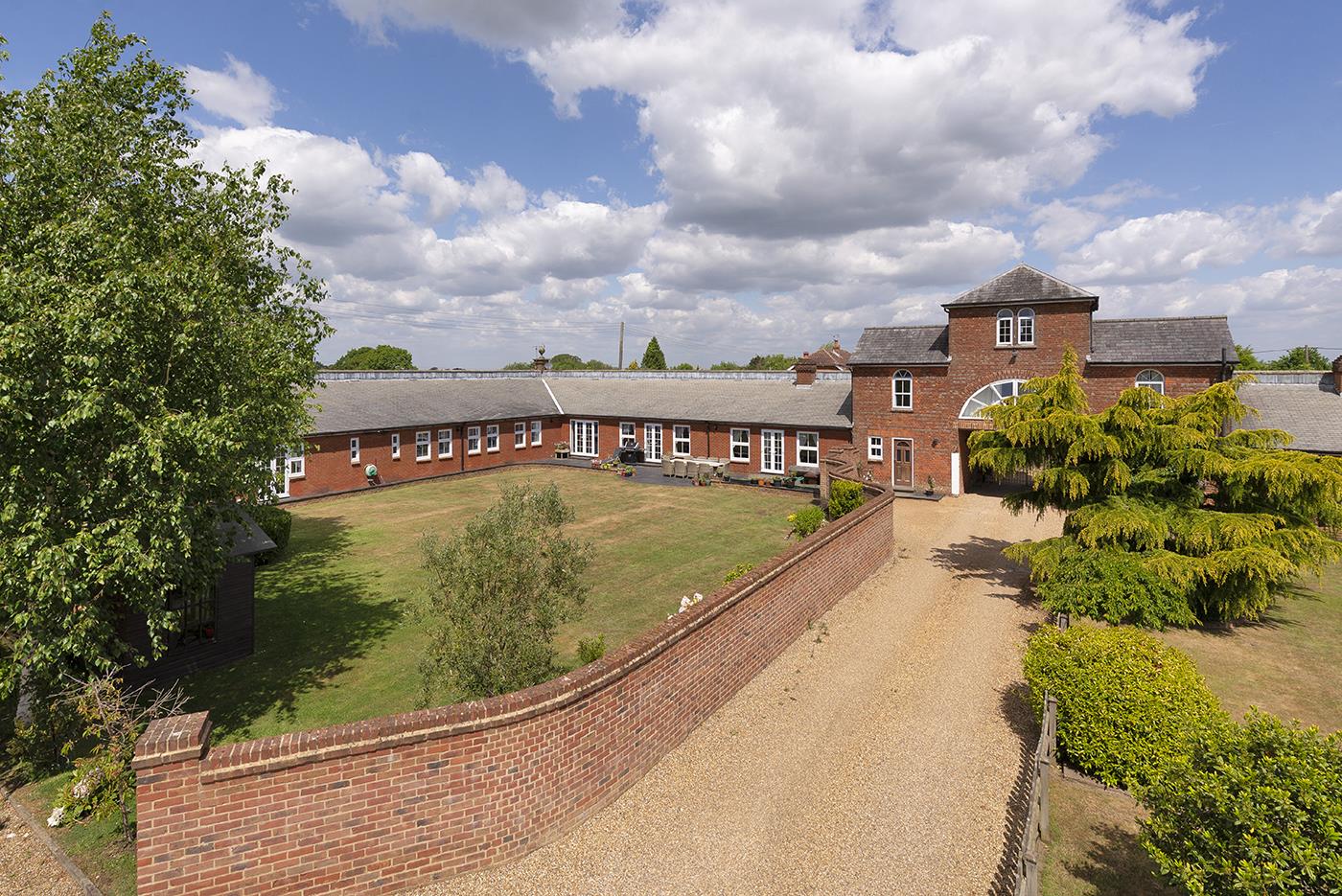 5 bedroom semi-detached house for sale 0