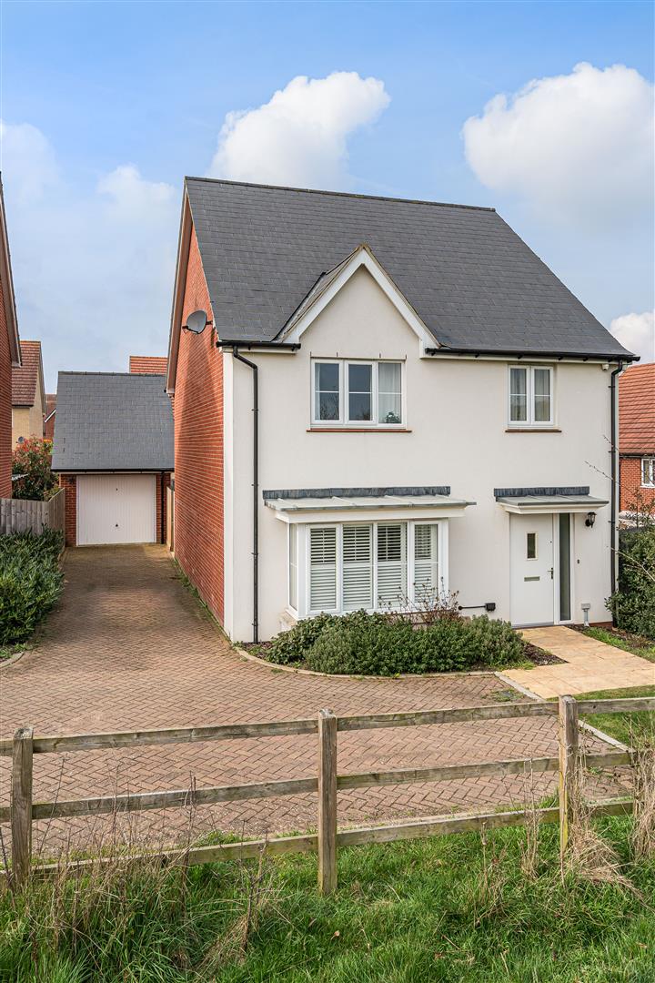 4-bed house on 7, Sativus Close, Saffron Walden, £570,000