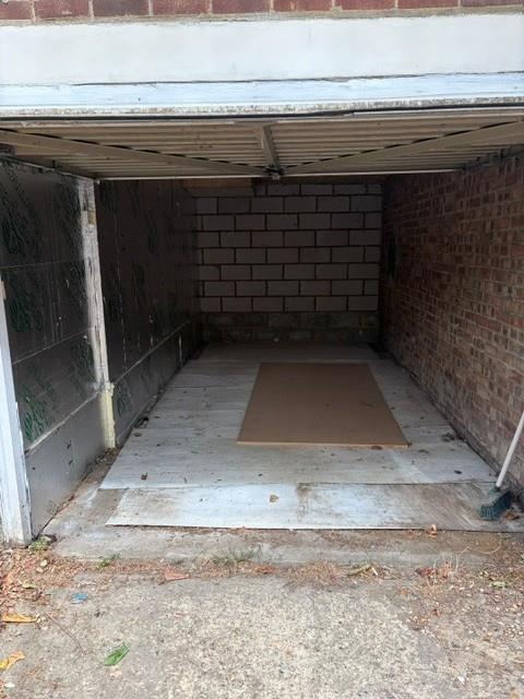 Garage 7, Garage - Pitshanger Court, LONDON photo 5