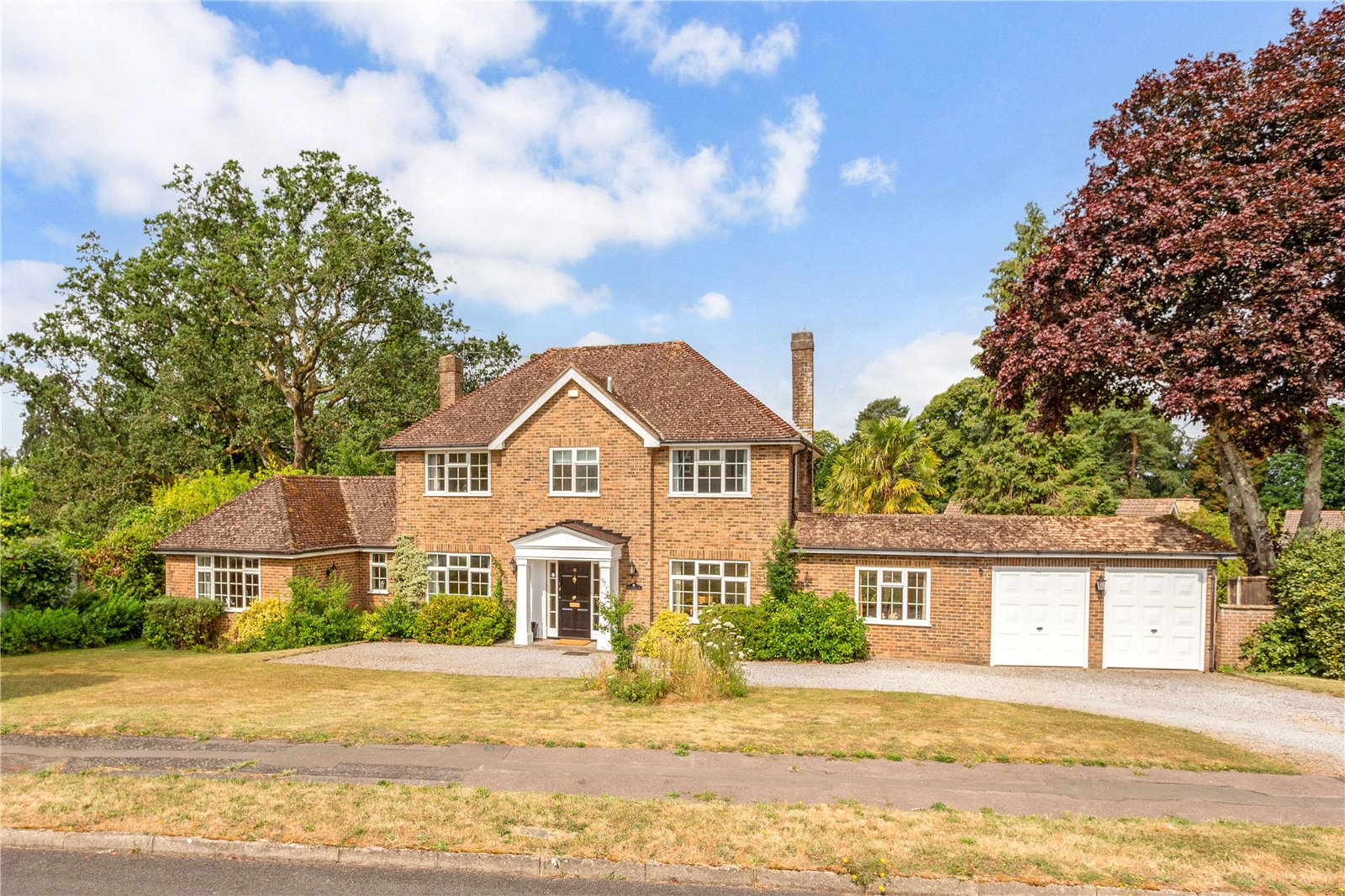 5 bedroom detached house for sale 0