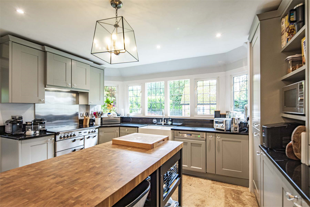 4 bedroom property for sale 0