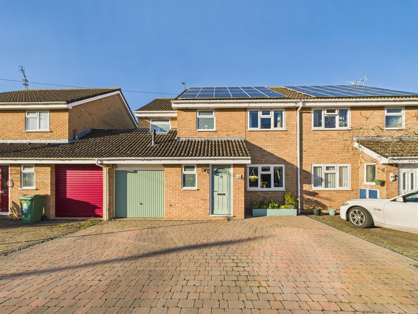 4-bed semi-detached on 17, Lilac Way, Gloucester, £360,000