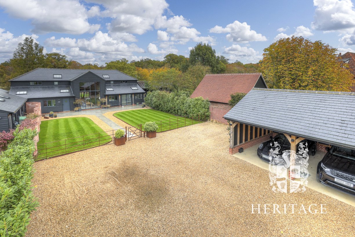 5 bedroom detached house for sale 0