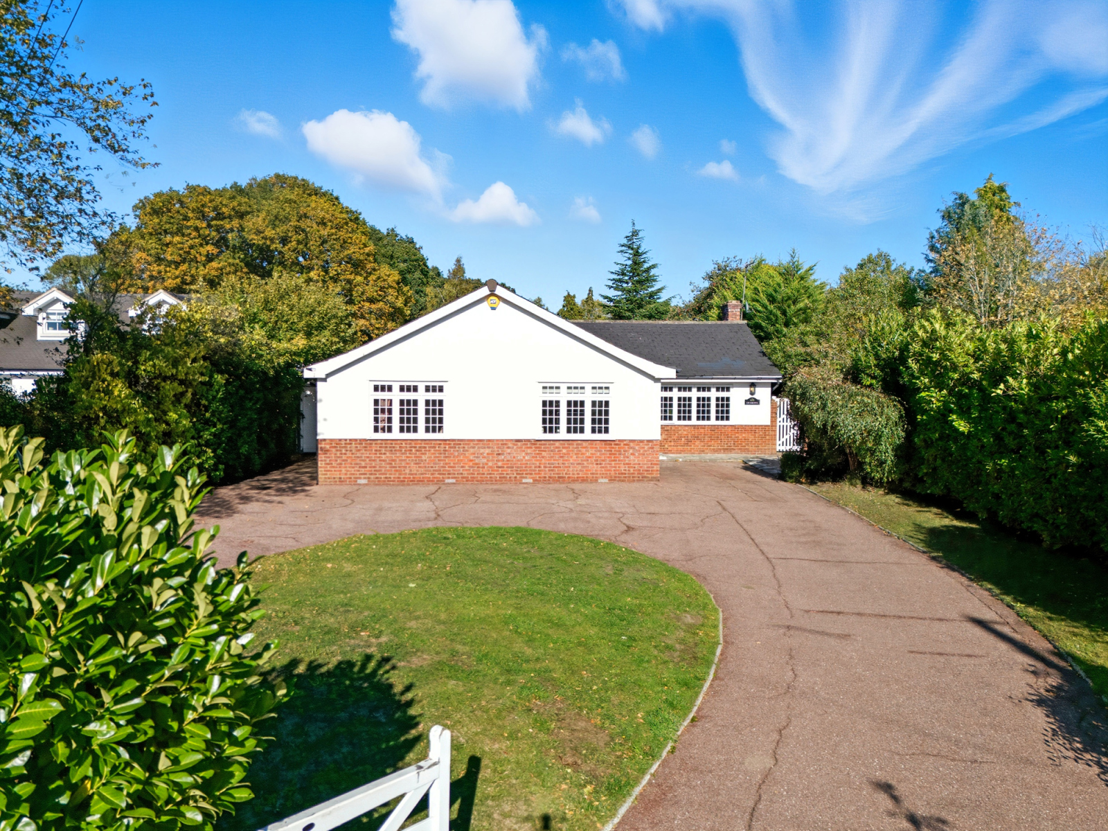 Swinburne,, Lower Road, Brentwood photo 2