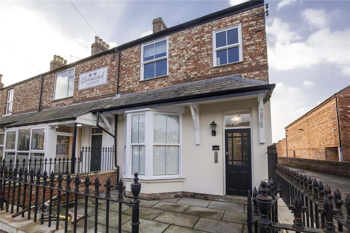 Flat 2, 9, The Village, York photo 4