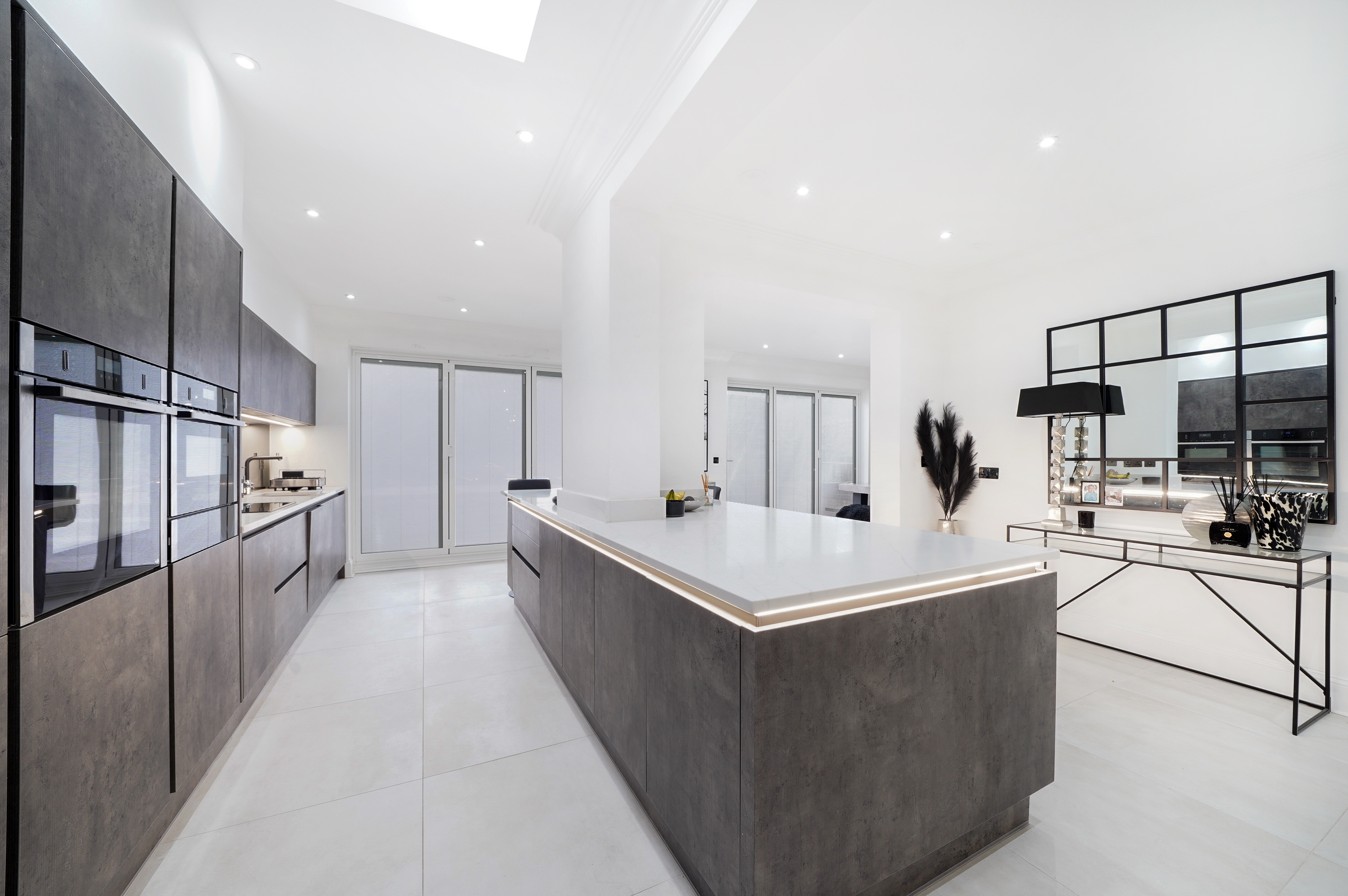4 bedroom semi-detached house for sale 0