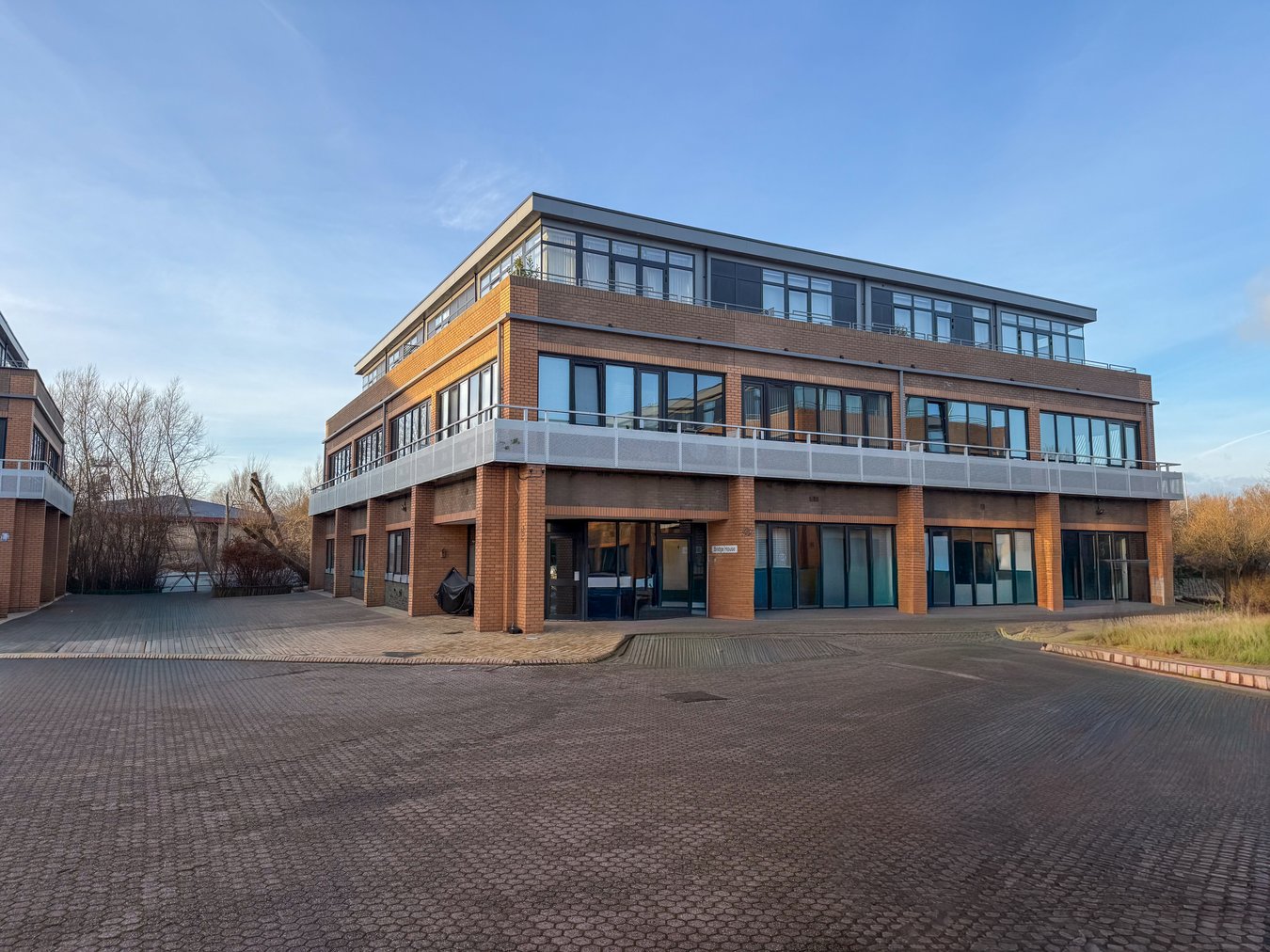 1-bed flat on Bridge House, Overbridge Square, Newbury, £180,000