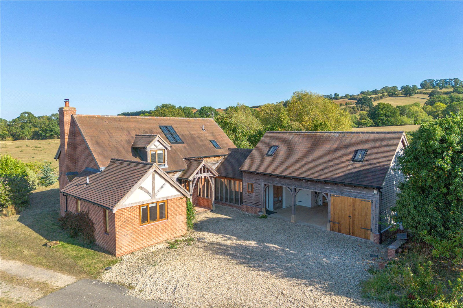 4 bedroom detached house for sale 0