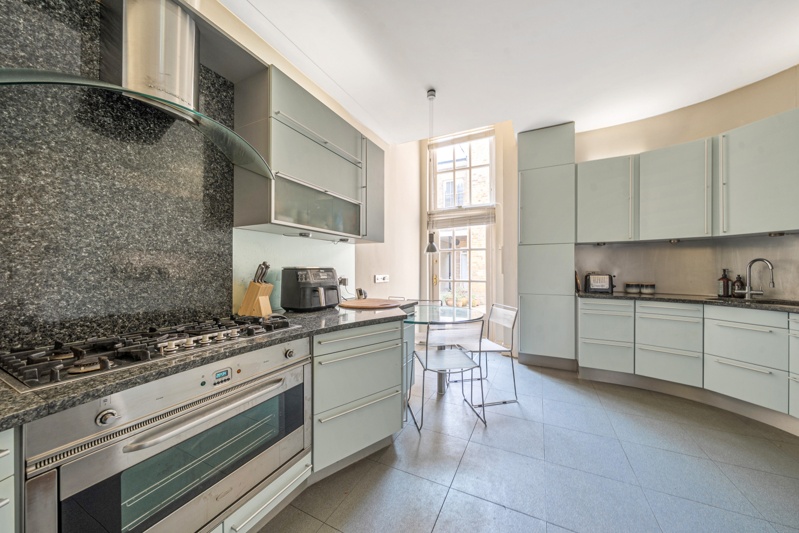4 bedroom terraced house for sale 0