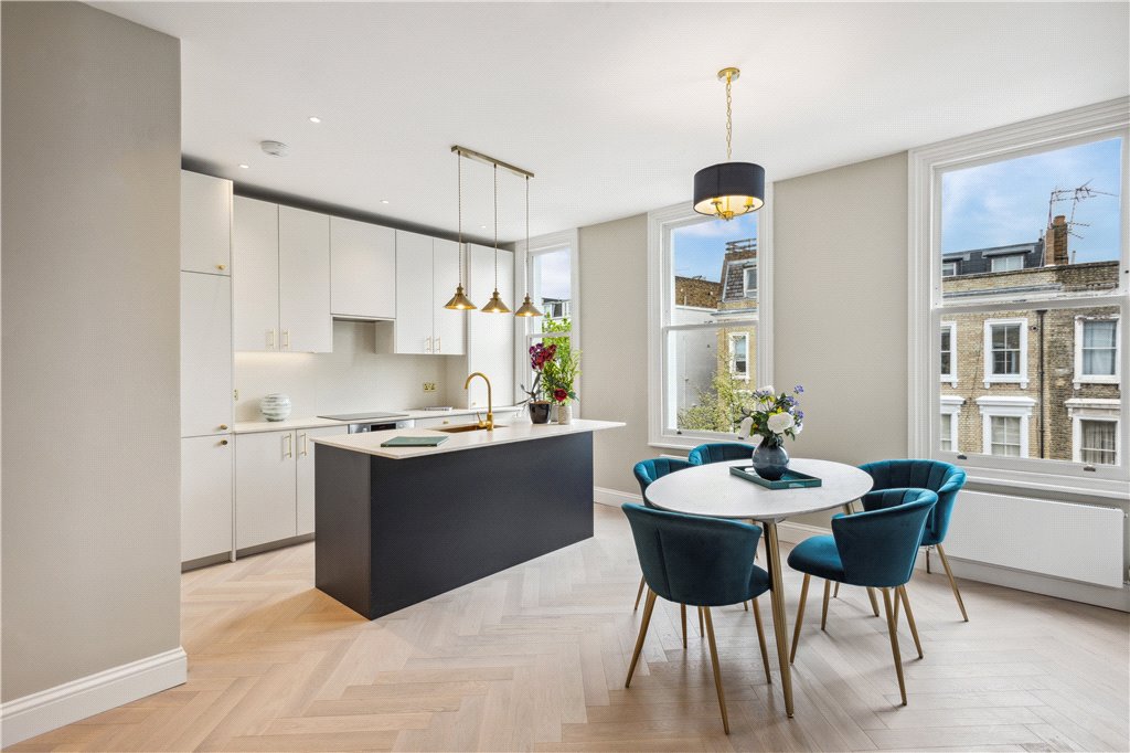 4 bedroom detached house for sale in Welwyn The