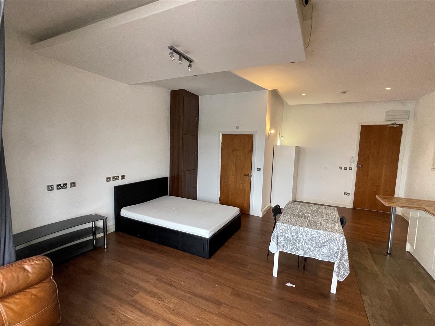 Flat 48, 1, Vantage House, Weir Road, Wimbledon photo 5
