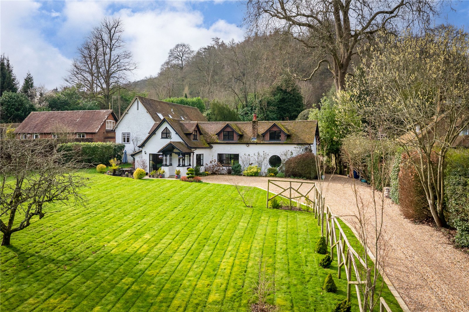 3 bedroom terraced house for sale in London