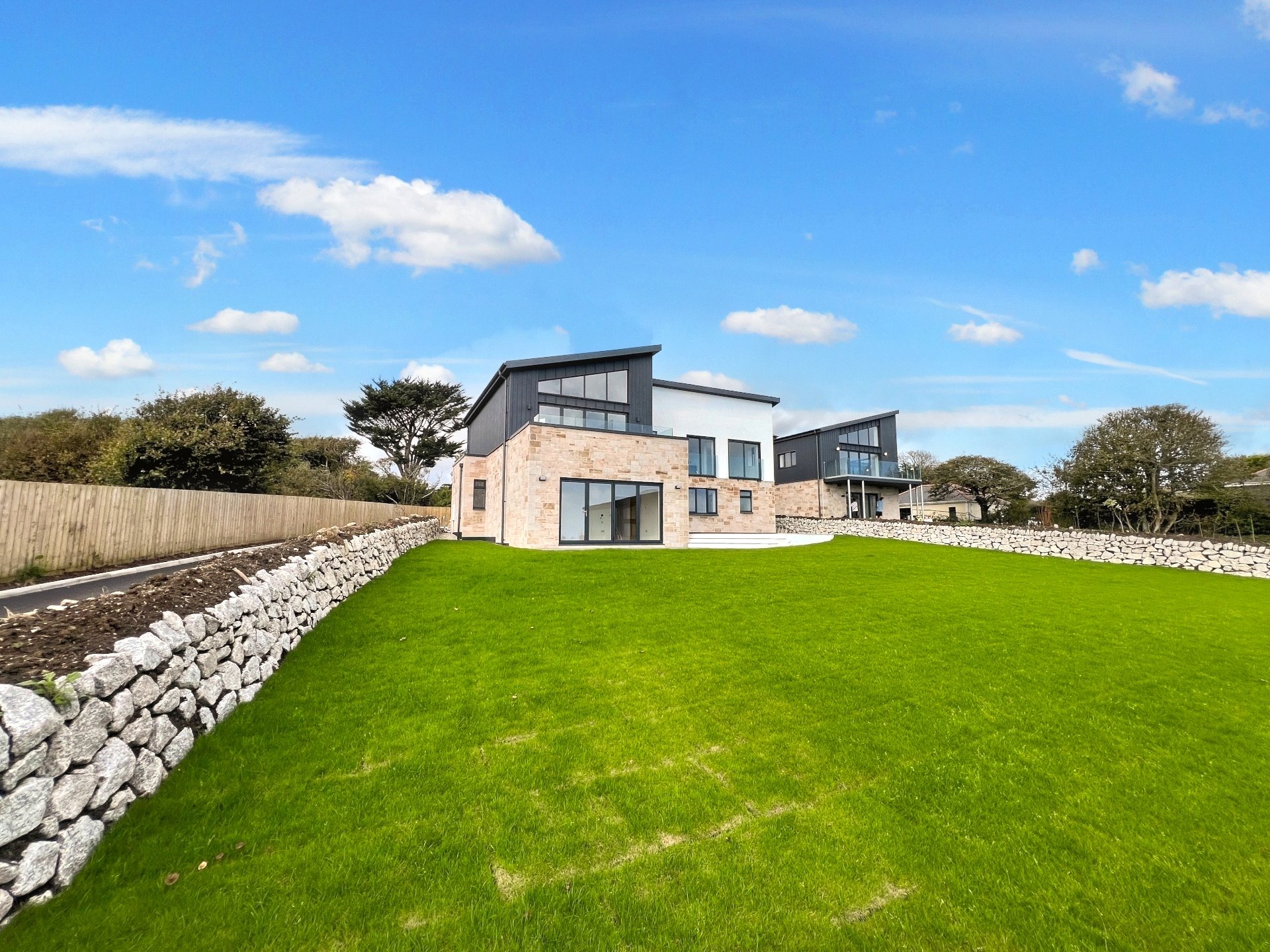 4 bedroom detached new house for sale 0