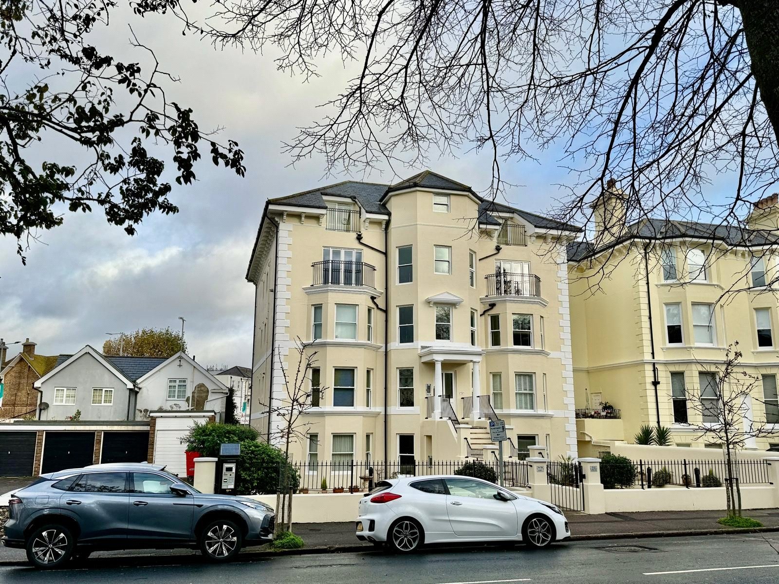 2-bed flat on Flat 8, Yew Tree Court 2A,, Trinity Trees, East Sussex, £249,000