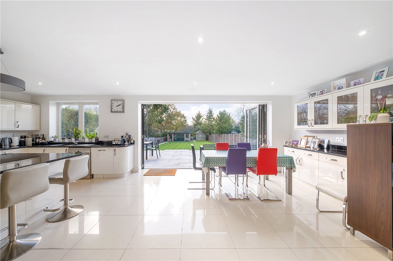 4 bedroom detached house for sale 0