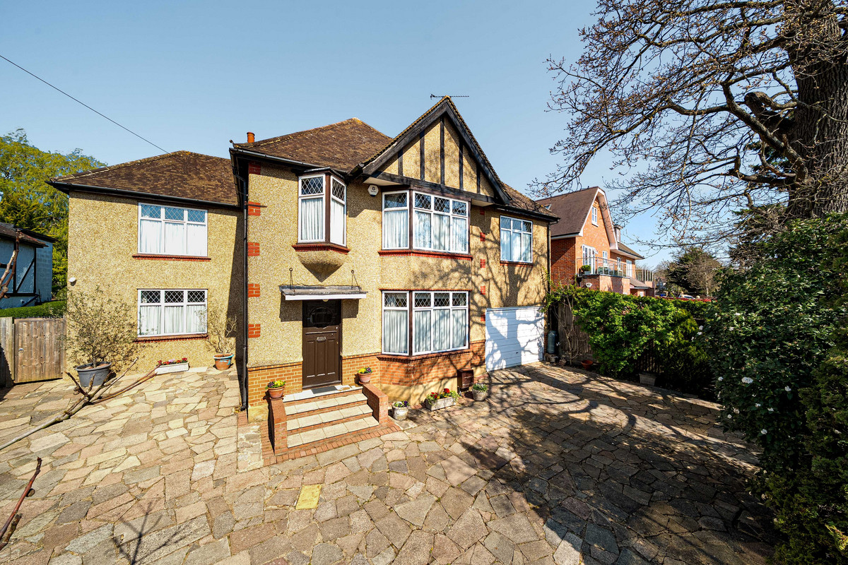4 bedroom detached house for sale 0