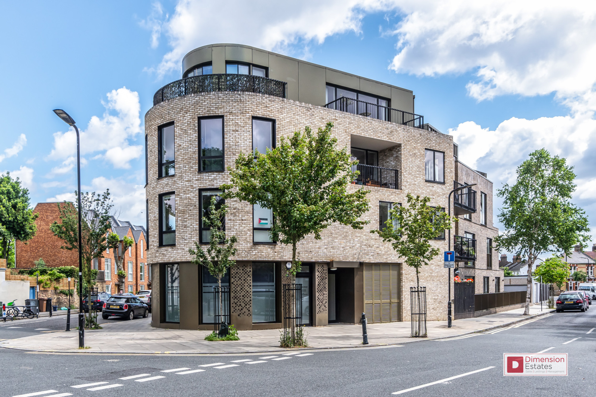 2 bedroom flat in LONDON