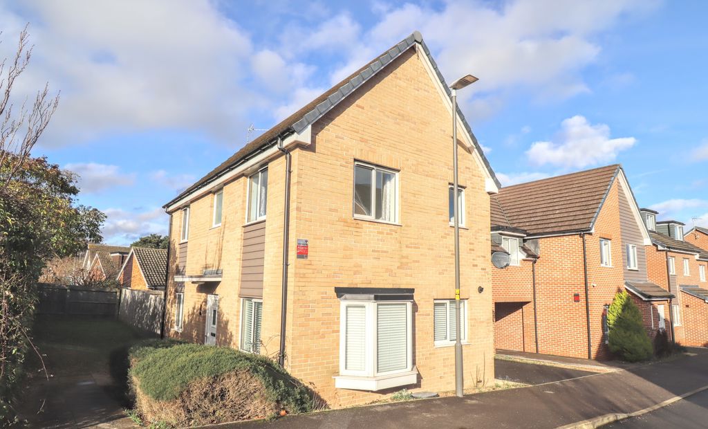 3-bed house on 1, Bunkers Crescent, Milton Keynes, £390,000