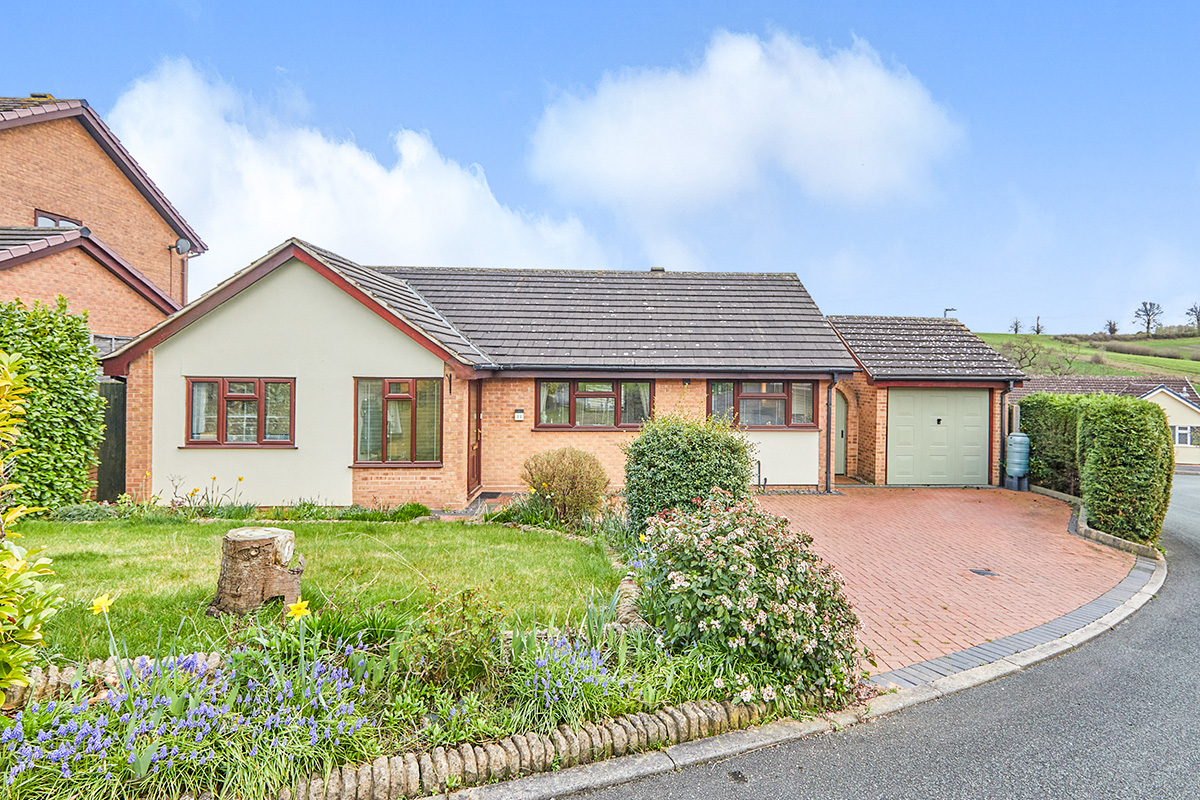 2-bed house on 22, Winchcombe Drive, Staffordshire, £320,000