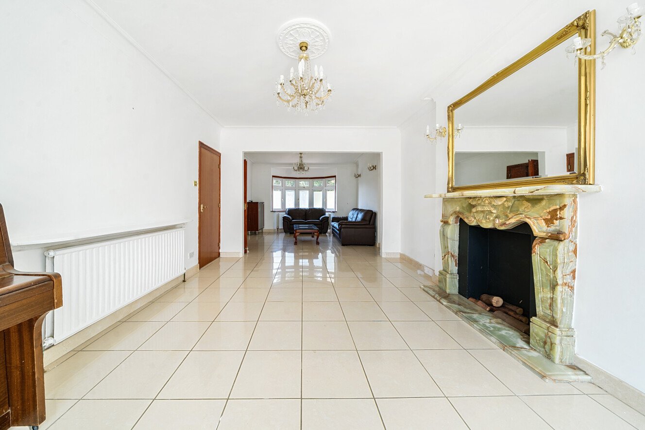 6 bedroom semi-detached house for sale 0