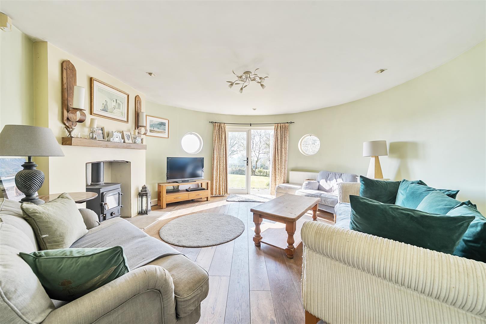 4 bedroom equestrian property for sale 0