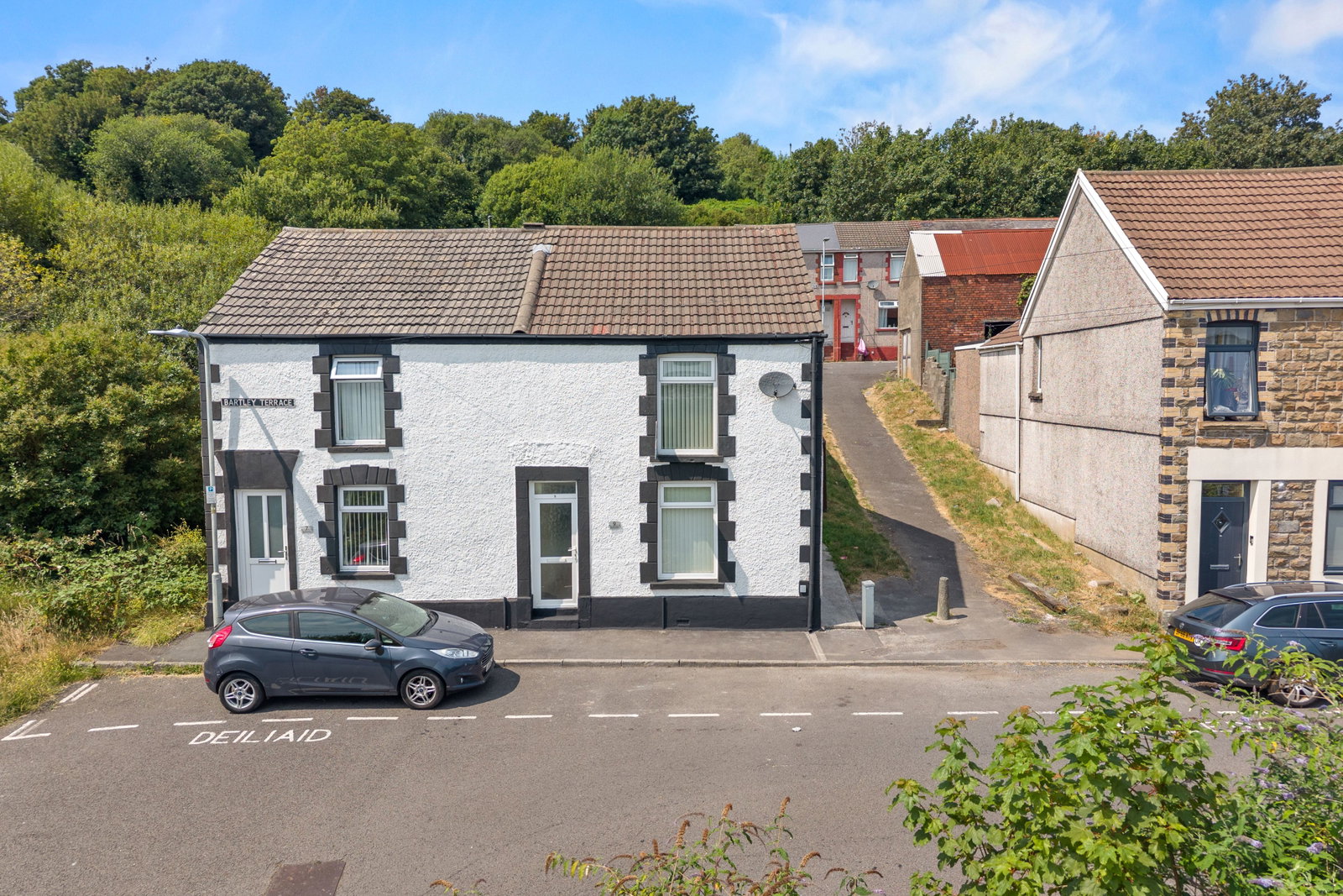 3 bed detached house for sale