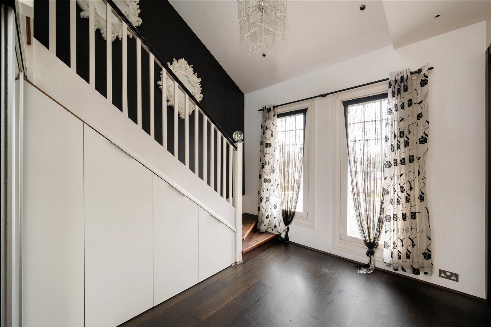 4 bedroom end terrace house for sale 0