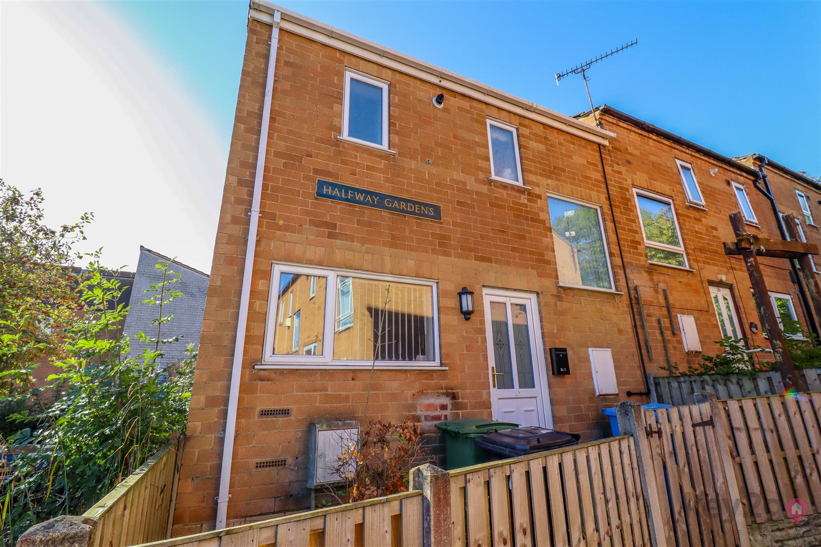 2 bed end terrace house for sale