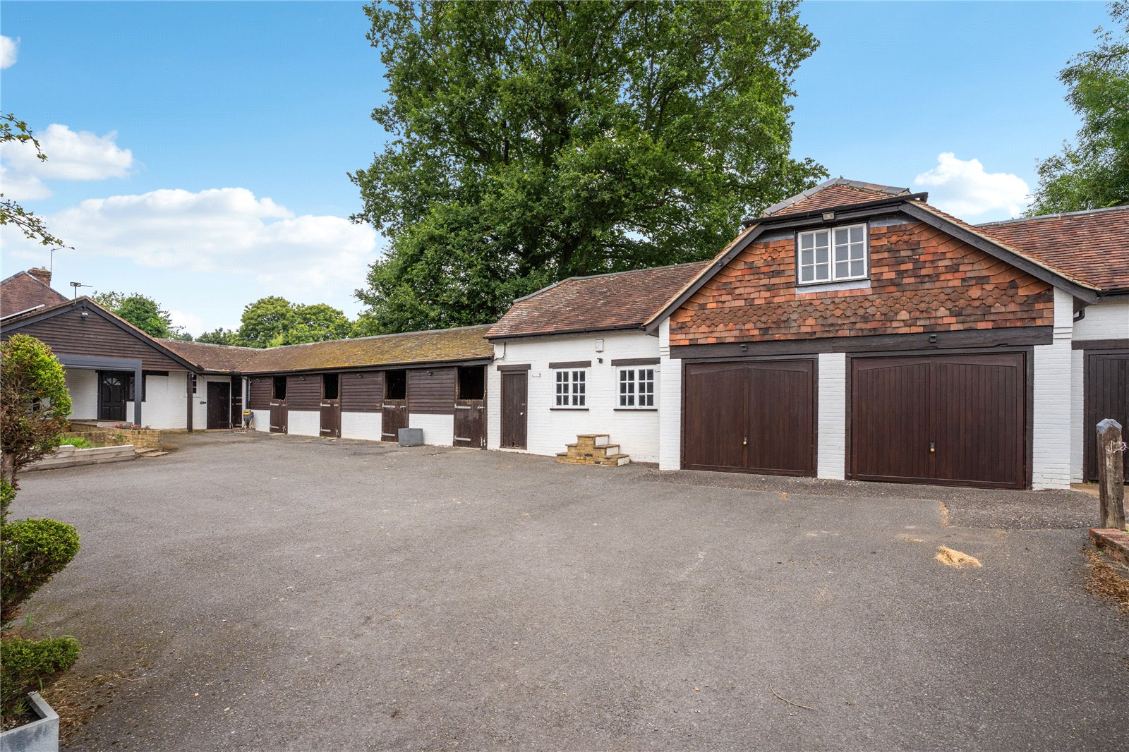 5 bedroom equestrian property for sale 0